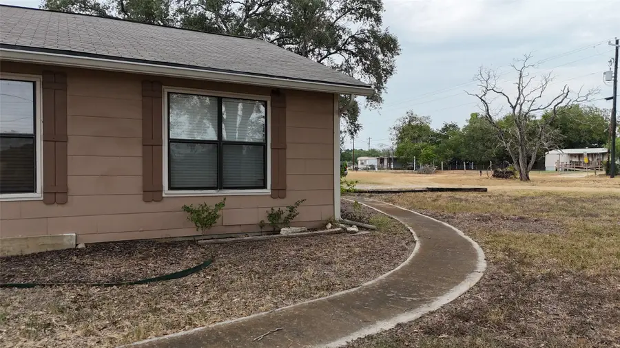307 5th Street, Sutherland Springs, TX 78161 - Image #2