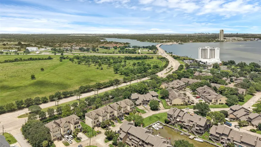 2607 Sailboat Drive, Nassau Bay, TX 77058 - #3