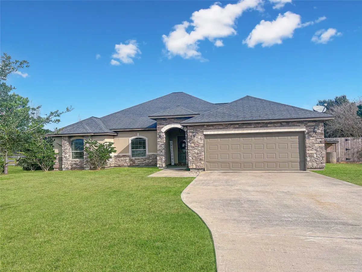 626 Sunset Trail, Angleton, TX 77515 - Image #1