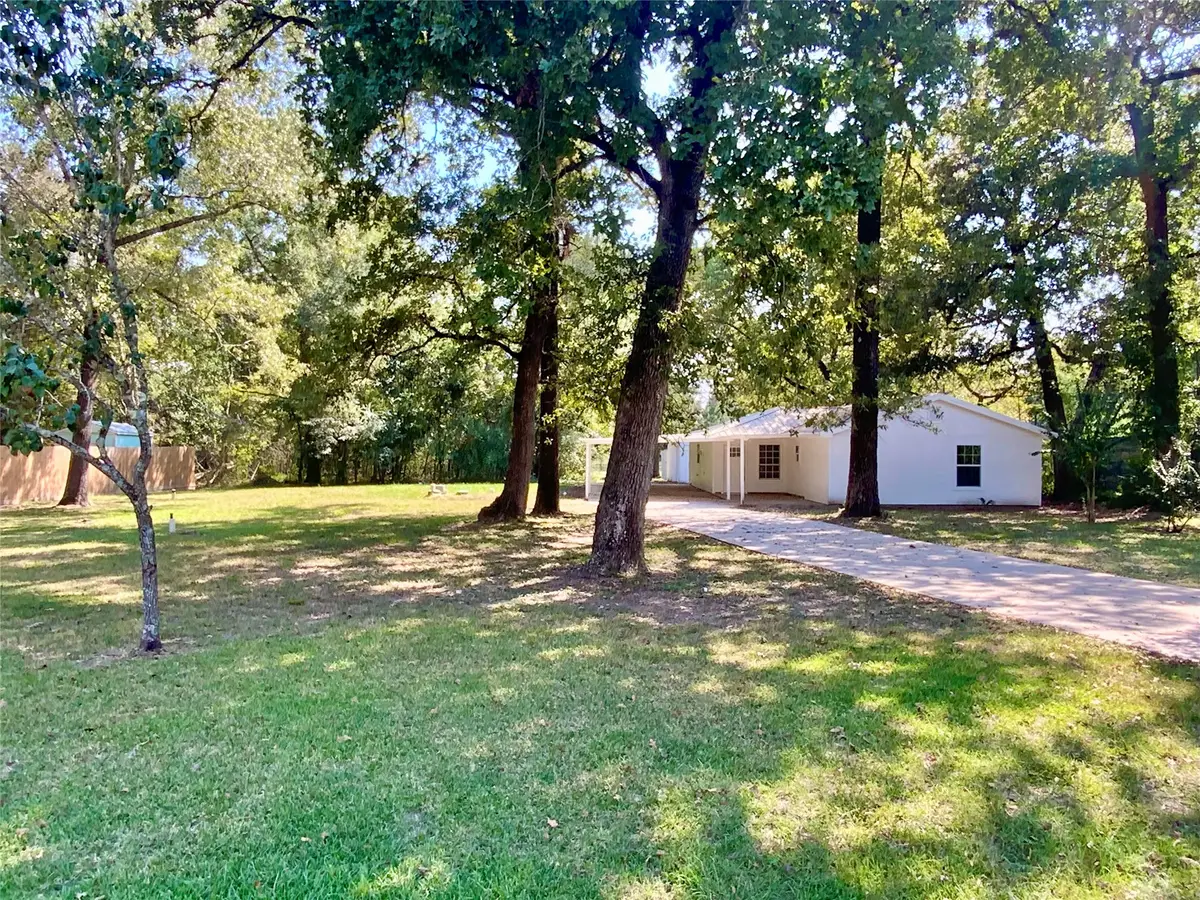 588 Vicksburg Ln, Livingston, TX 77351 - #1