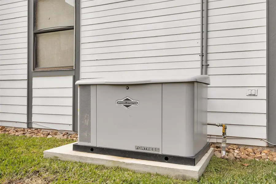 6710 Blue Hills Road, Houston, TX 77069 - Image #3