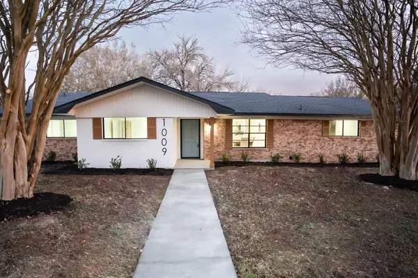 1009 Robinhood, Brenham, TX 77833