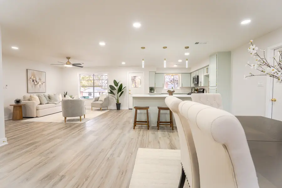 1009 Robinhood, Brenham, TX 77833 - Image #2