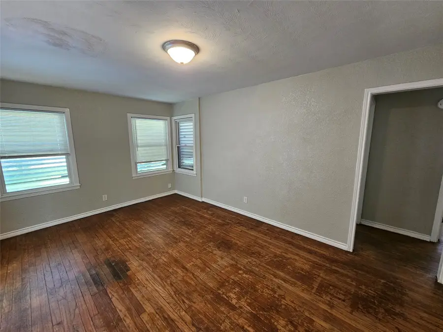 1909 2nd Avenue N, Texas City, TX 77590 - #2