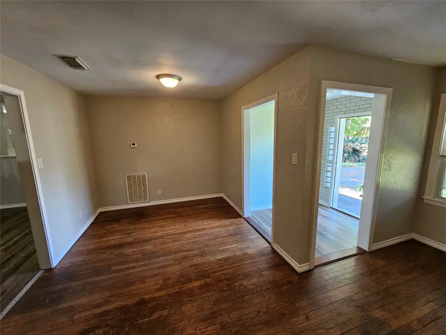 1909 2nd Avenue N, Texas City, TX 77590 - #3