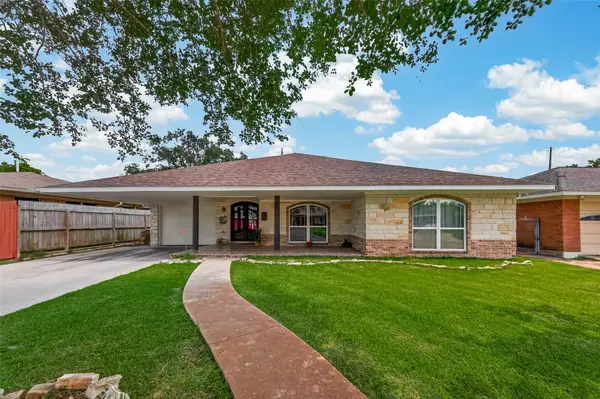 706 Heron Lane, Pasadena, TX 77502