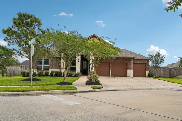 2205 Briarstone Bluff Crossing, Pearland, TX 77089