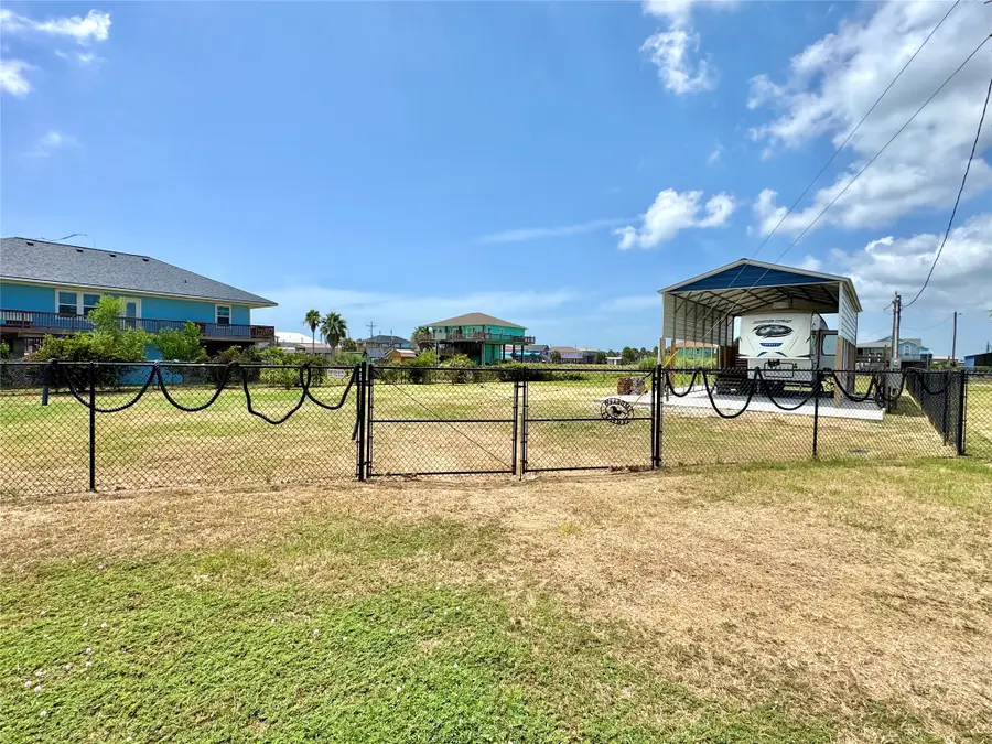 915 W Verdia Drive, Crystal Beach, TX 77650 - #3