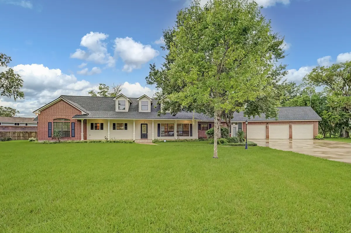 1621 Mcfadden Road, Lake Jackson, TX 77566 - #1