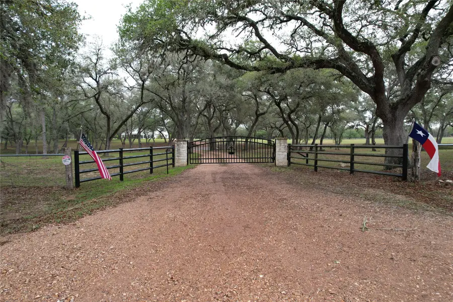 4149 County Road 444, Hallettsville, TX 77964 - #2