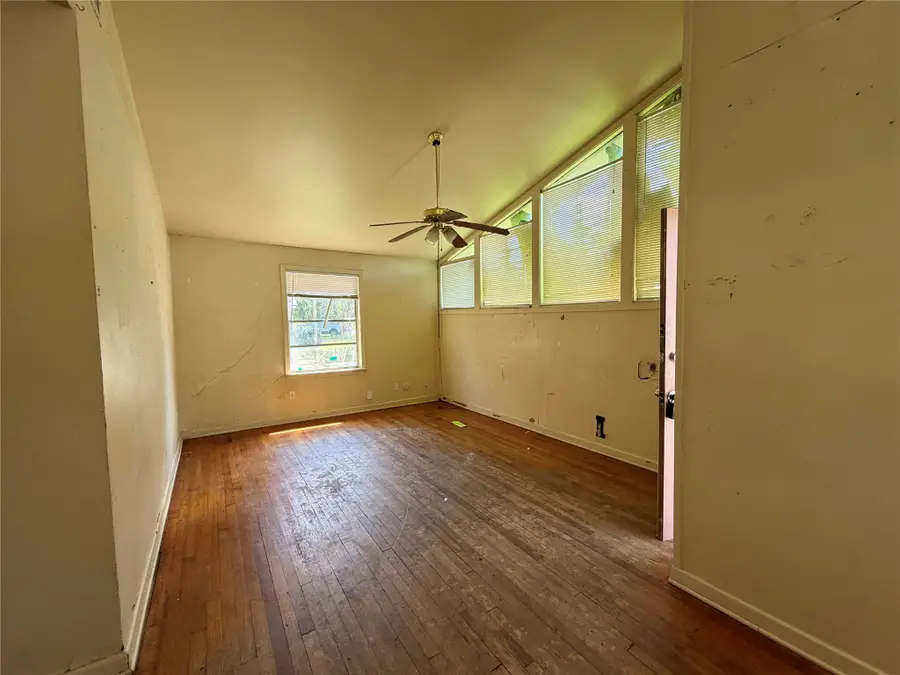 1818 W 11th Street, Freeport, TX 77541 - #3