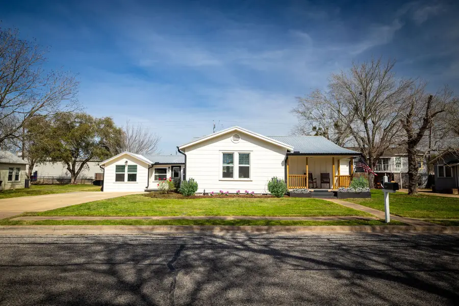 215 Paulus Street, Schulenburg, TX 78956 - #3