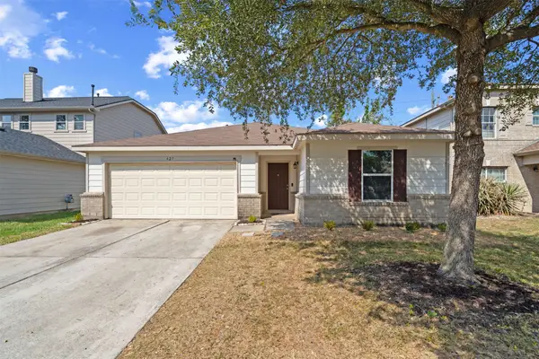 427 Remington Heights Drive, Houston, TX 77073