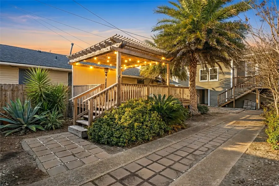 3723 Avenue S, Galveston, TX 77550 - #2