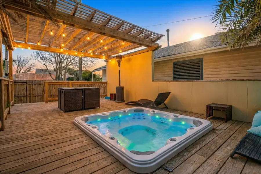 3723 Avenue S, Galveston, TX 77550 - #3