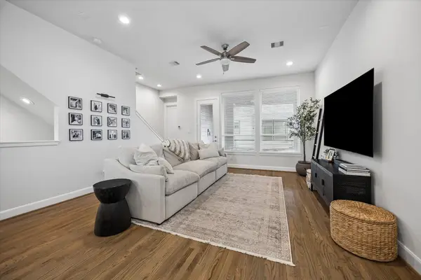 2491 W 11th Street, Houston, TX 77008