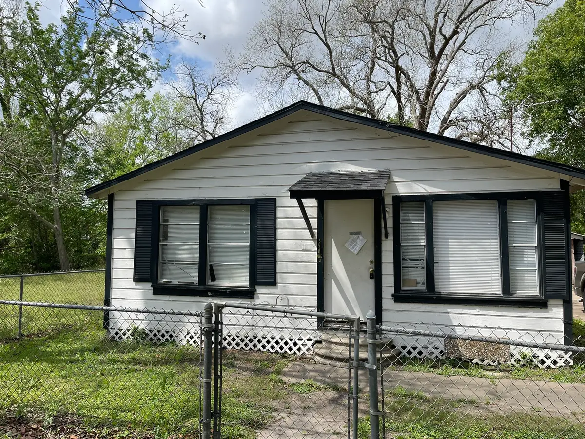 3020 Avenue D, Bay City, TX 77414 - #1