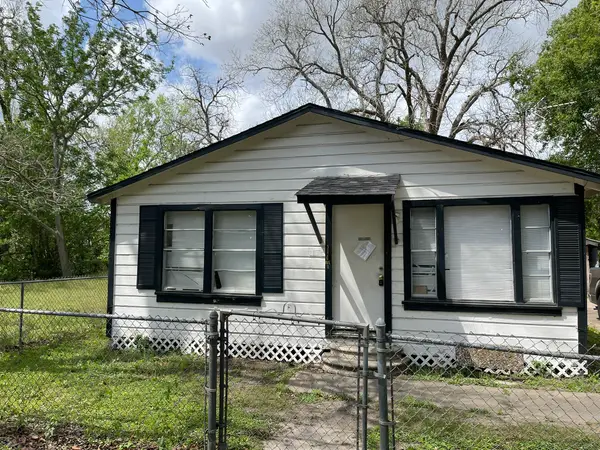 3020 Avenue D, Bay City, TX 77414