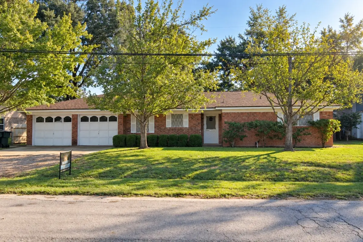 946 Hardeman Street, Sealy, TX 77474 - #1