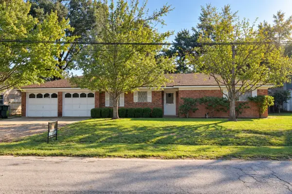 946 Hardeman Street, Sealy, TX 77474