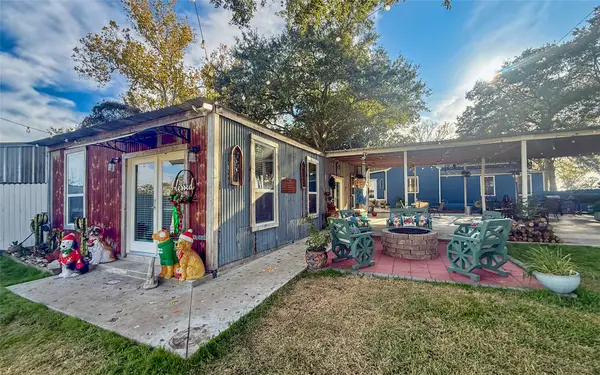 841 S Loop 497, Kenney, TX 77452