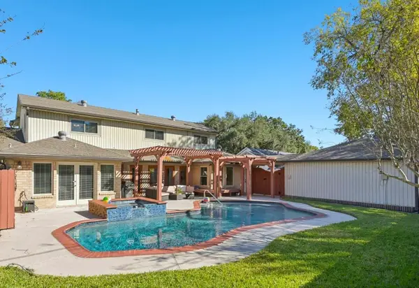 12527 Honeywood Trail, Houston, TX 77077