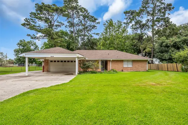 205 N 8th Street, Highlands, TX 77562