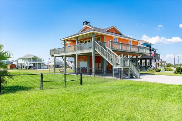 963 Palmridge Drive, Crystal Beach, TX 77650
