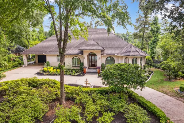 30 Halfmoon Court, The Woodlands, TX 77380