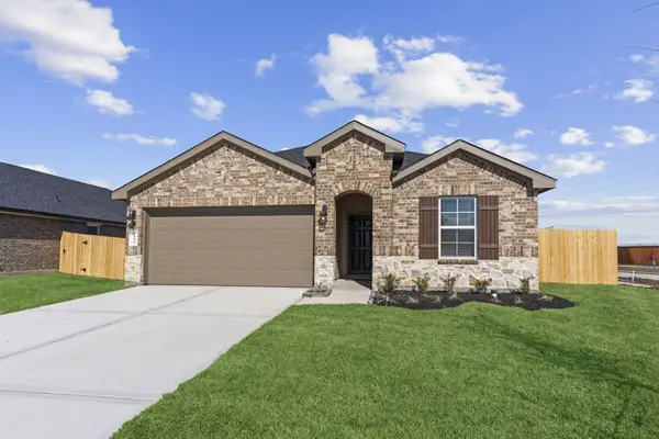 9038 Rose Water Trail, Iowa Colony, TX 77583