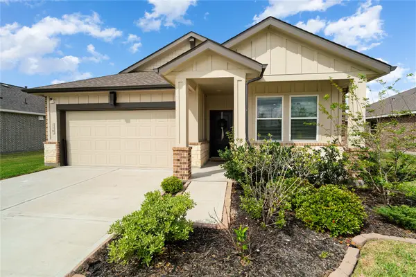 119 Walnut Hill Court, Anahuac, TX 77514