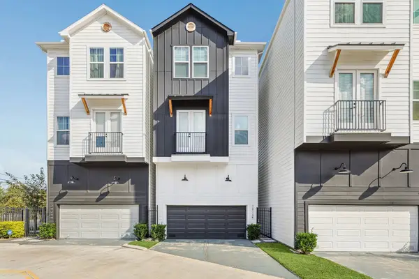 2826 Versailles Oak Lane, Houston, TX 77092