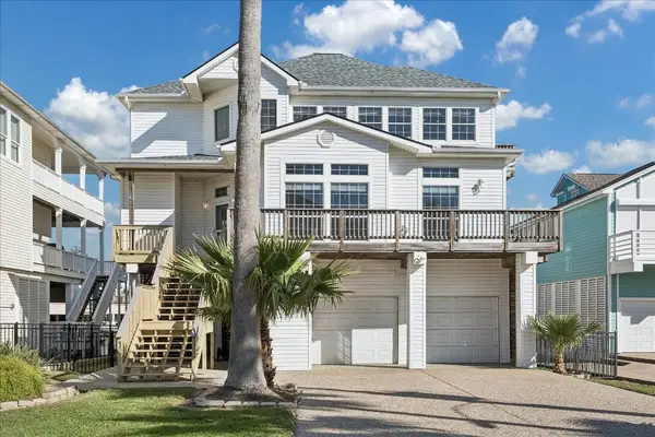918 Long Reach Drive, Tiki Island, TX 77554