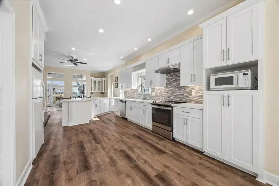 918 Long Reach Drive, Tiki Island, TX 77554 - #3