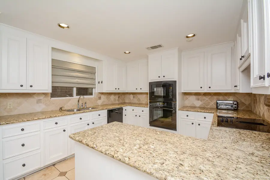 9518 Bayou Brook Street, Houston, TX 77063 - Image #3