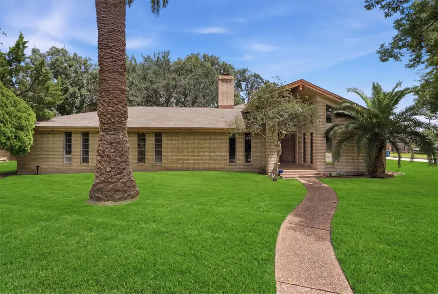 1502 20th Avenue N, Texas City, TX 77590 - #2