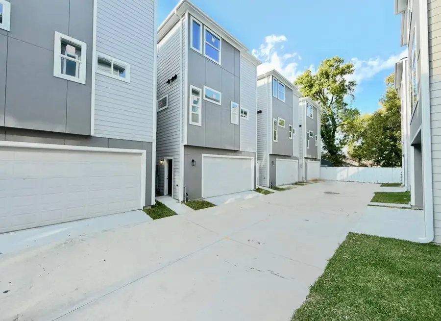 6717 Saint Augustine Street, Houston, TX 77021 - Image #2