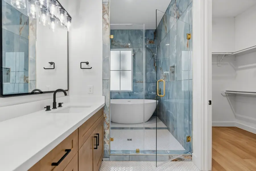 1140 W 16th St Street, Houston, TX 77008 - Image #2