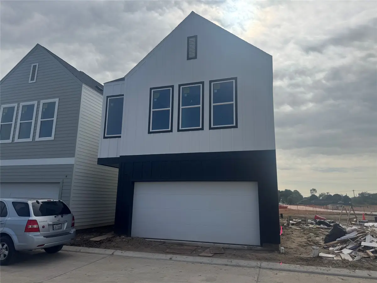 4011 Buffalo Moon Drive, Houston, TX 77045 - Image #1