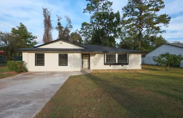 24118 E Lake Houston Pkwy, Huffman, TX 77336