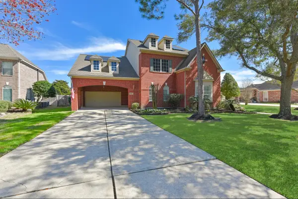 2903 Harvest Hill Drive, Friendswood, TX 77546