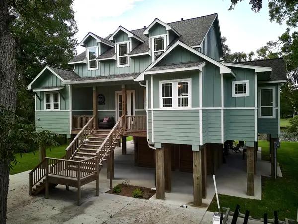 431 Private Road 652, Sargent, TX 77414