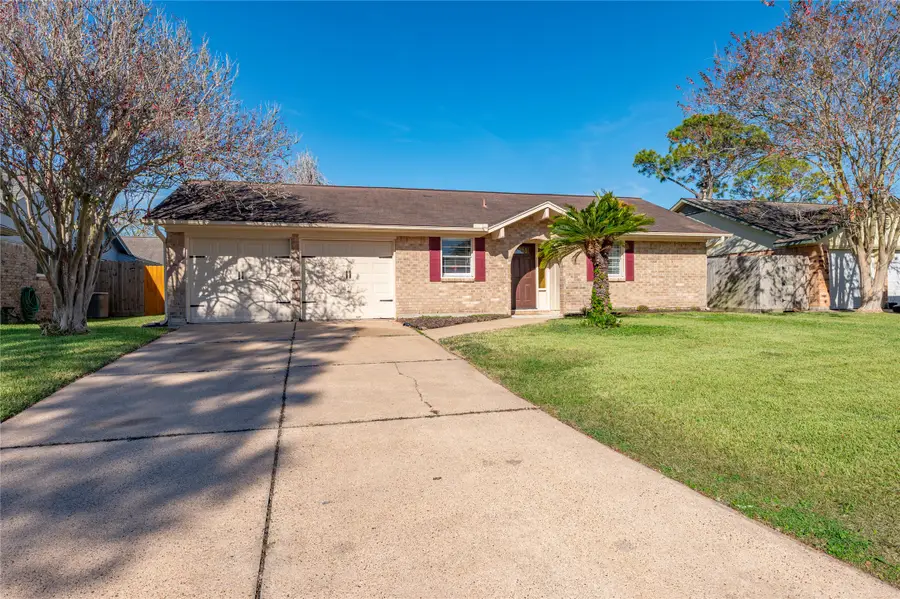 2114 Yorktown Court S, League City, TX 77573 - Image #2
