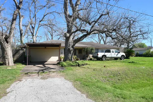 607 Riveredge Drive, Richmond, TX 77406