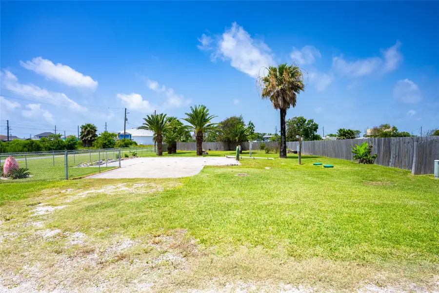 1051 Pompano Drive, Bolivar Peninsula, TX 77617 - #3