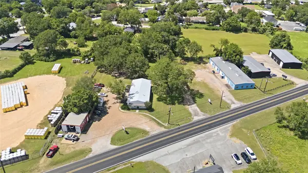 1301 Highway 105, Brenham, TX 77833