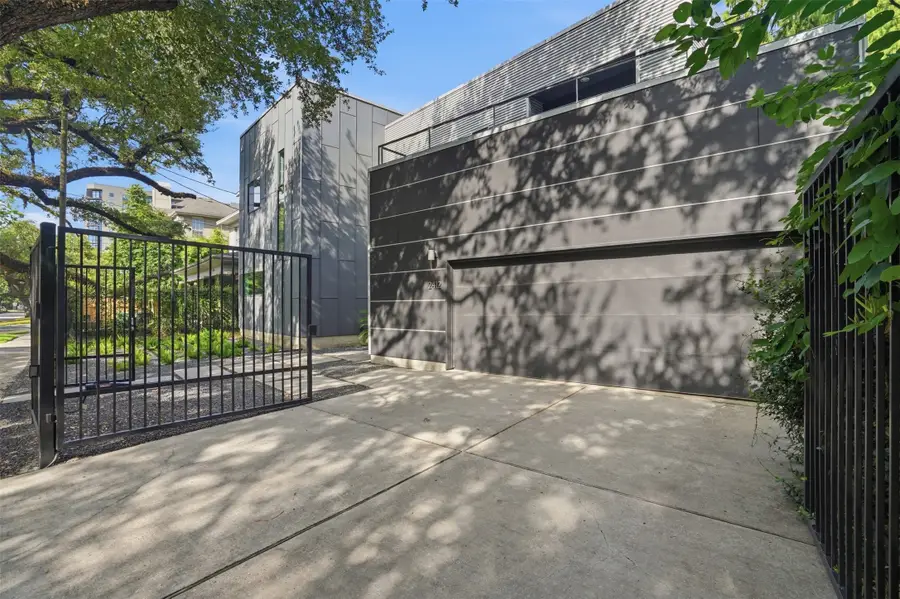 2412 Helena Street, Houston, TX 77006 - #3