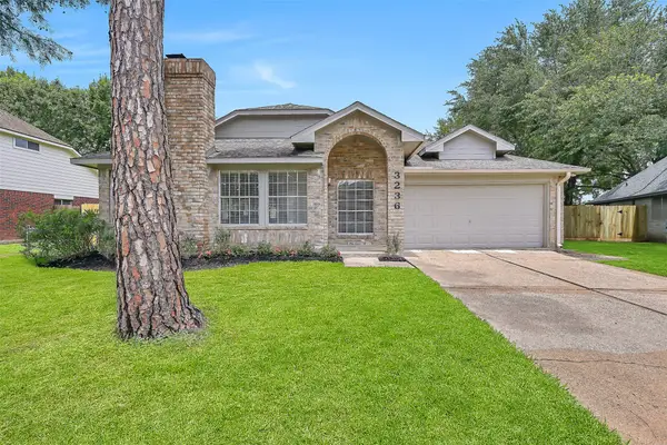 3236 Lee Circle, Pearland, TX 77581