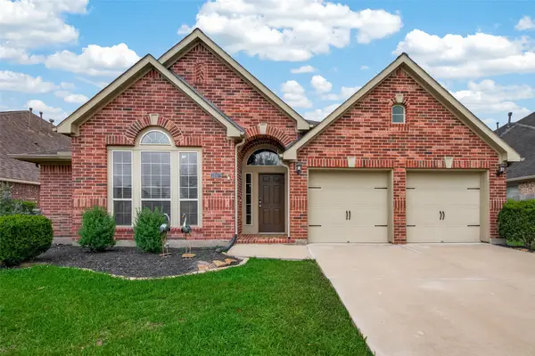 2807 Field Hollow Drive, Pearland, TX 77584