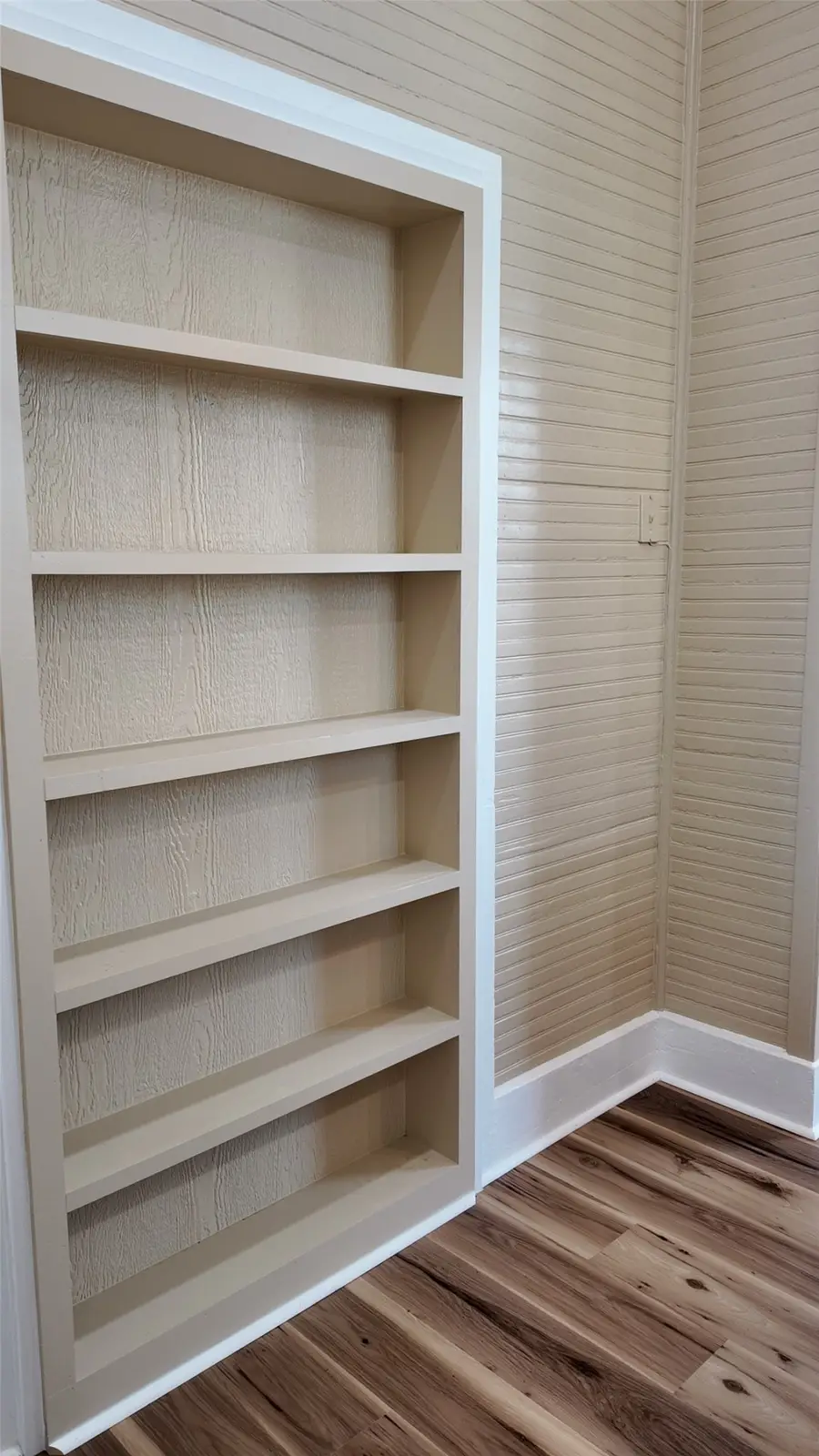 210 Julia St, Yoakum, TX 77995 - #3